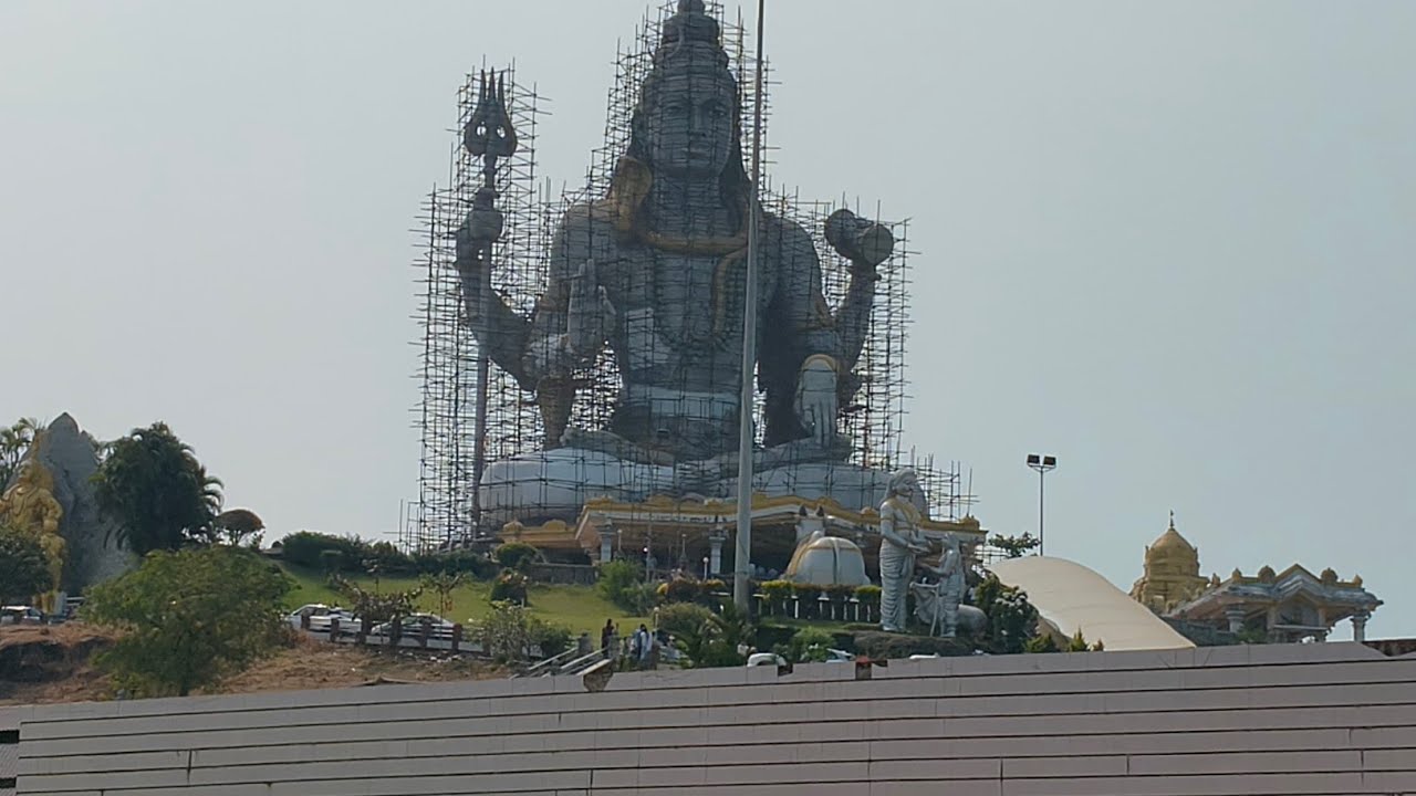 ✨ Murudeshwar – Where Faith Touches the Sky ✨