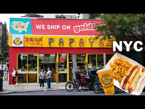 Eating at Papaya King. The BEST Hot Dogs in NYC!