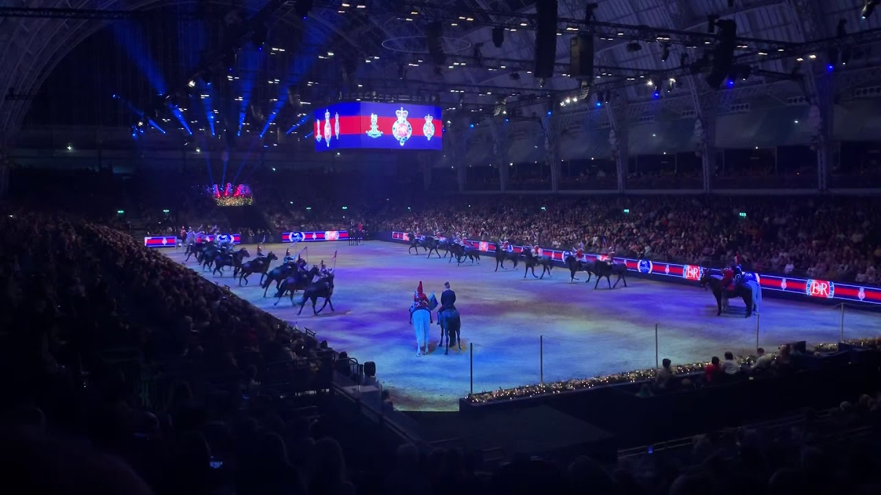 The Household Cavalry musical ride at Olympia 🐴🛡⚔️