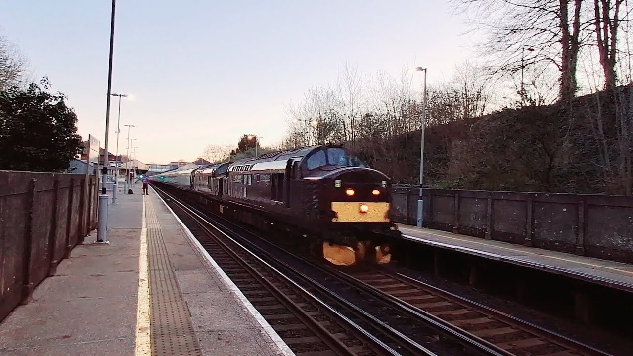 37676 and 37668 heads through Winchester on 3Z37 - YouTube