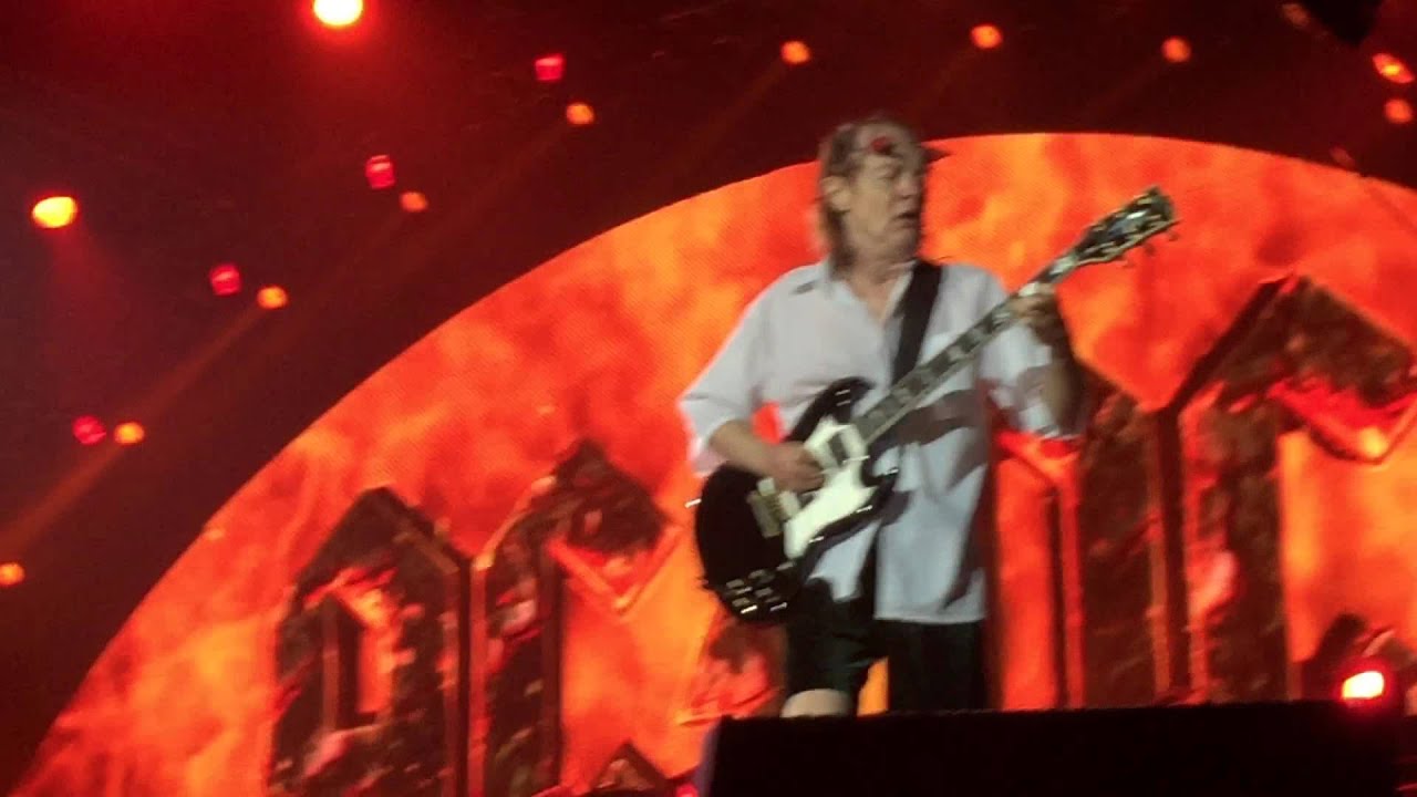AC/DC Highway To Hell, 2015 Detroit Live FRONT ROW - YouTube