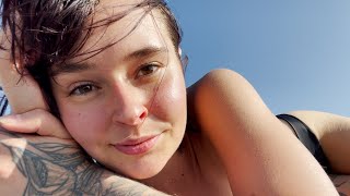 Intimate & Relaxing Eye Gazing On The Beach