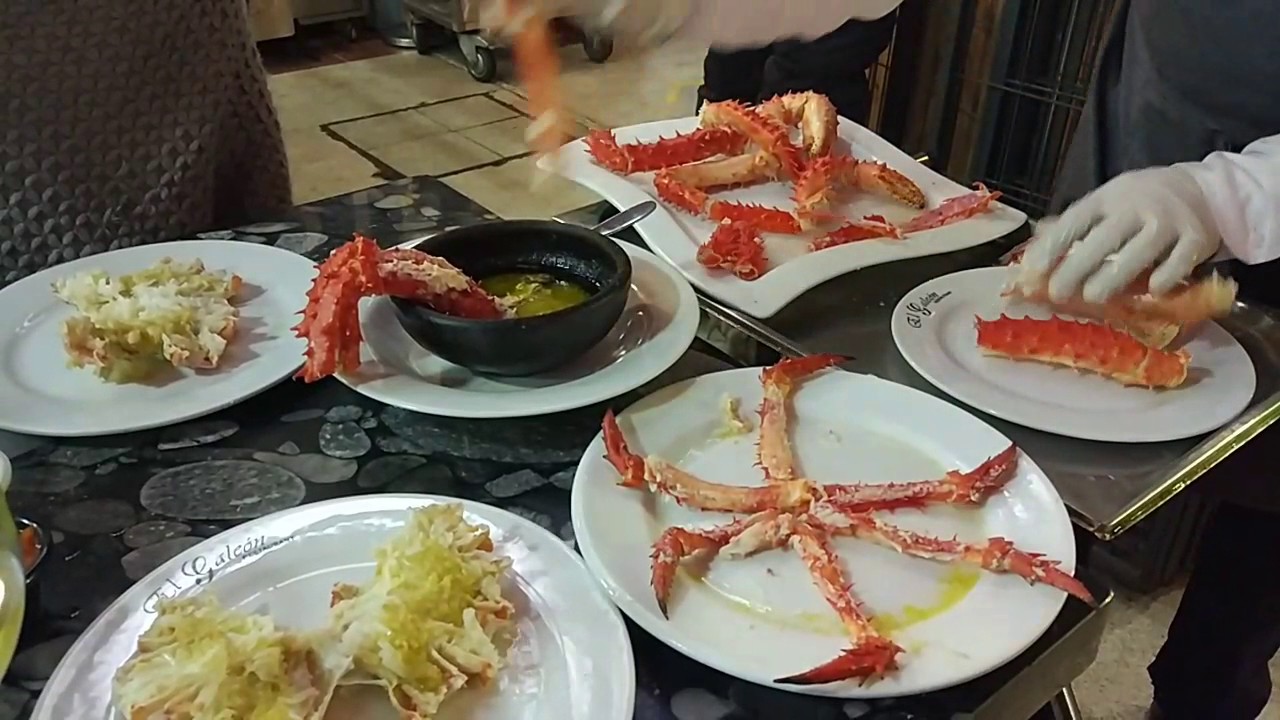 Preparando Centolla - Mercado Central de Santiago - El Galeon