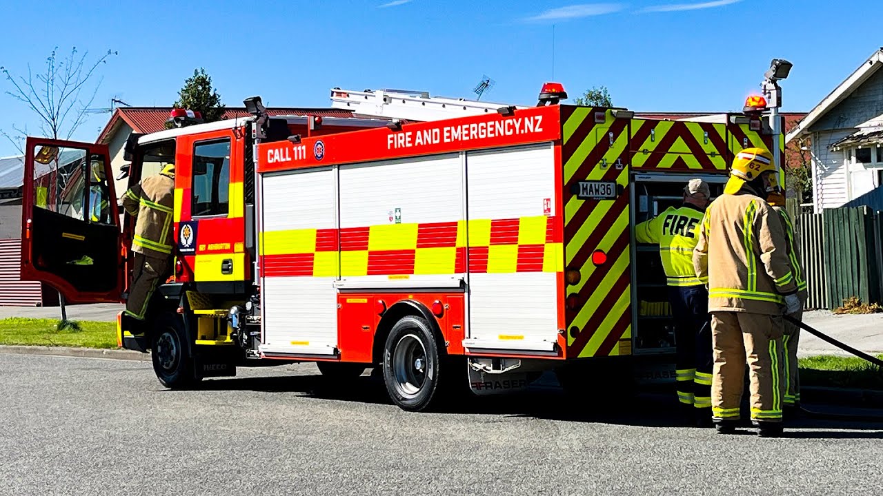 Ashburton Fire Station Siren (Backyard Smoke Seen)
