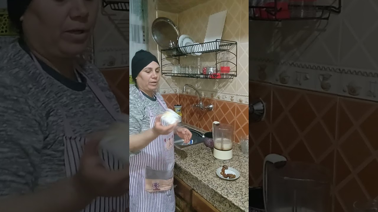 اجي اختي وجدي معايا تحلية رائعة  فلان باللوز والبنان  والتمر  كتجي ساهلة و بنينة متشبعيش منها 😍😍