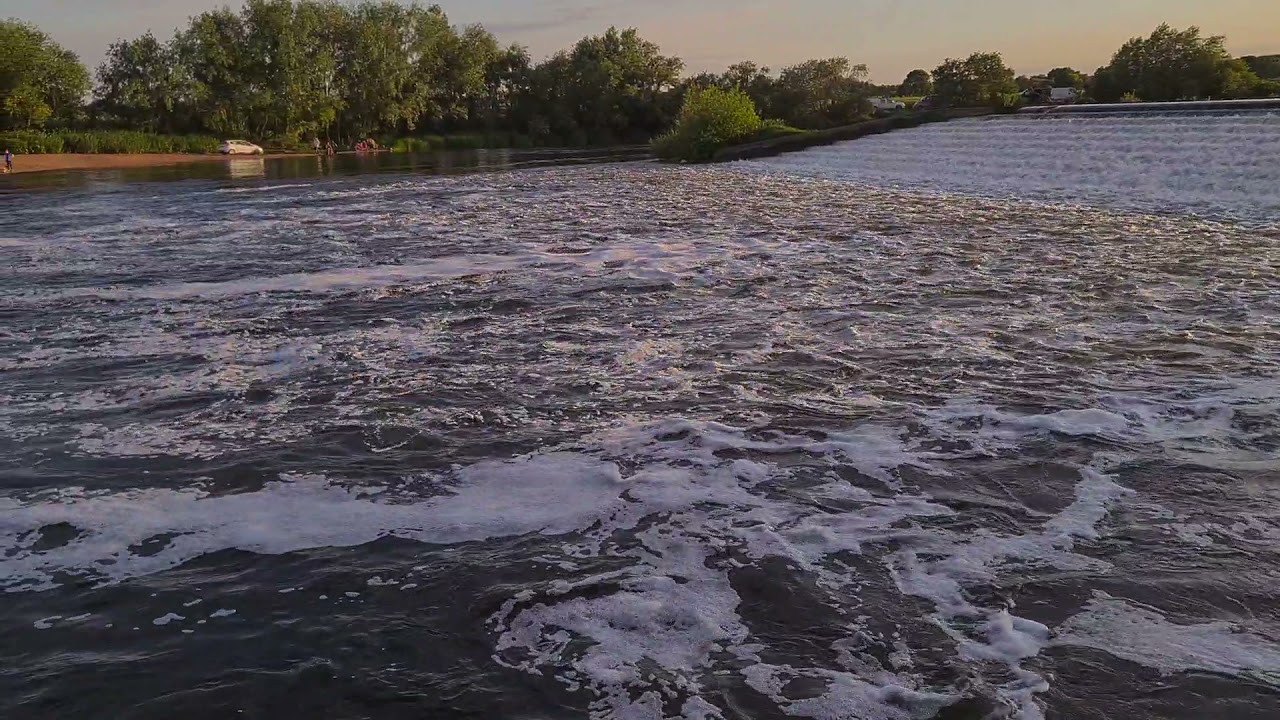 Low tide at Beeston weir.