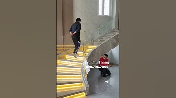 "LED cầu thang tự động bật tắt theo bước chân – Tiện lợi vô cùng!"