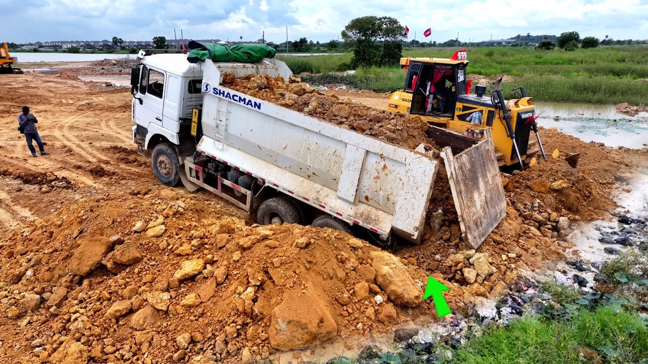 Incredible! Handle With Care Dump truck 25ton Drive Back Uploading Landslide Overturned Rescue SHAN…