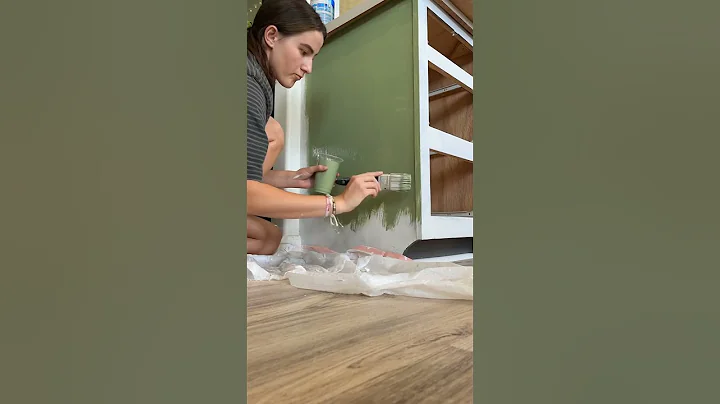 Painting my kitchen cabinets for a refresh! #kitchen    #homemaking #homeimprovements