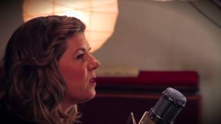 Video thumbnail of "Dar Williams - "I Am The One Who Will Remember Everything" (Live In-Studio)"