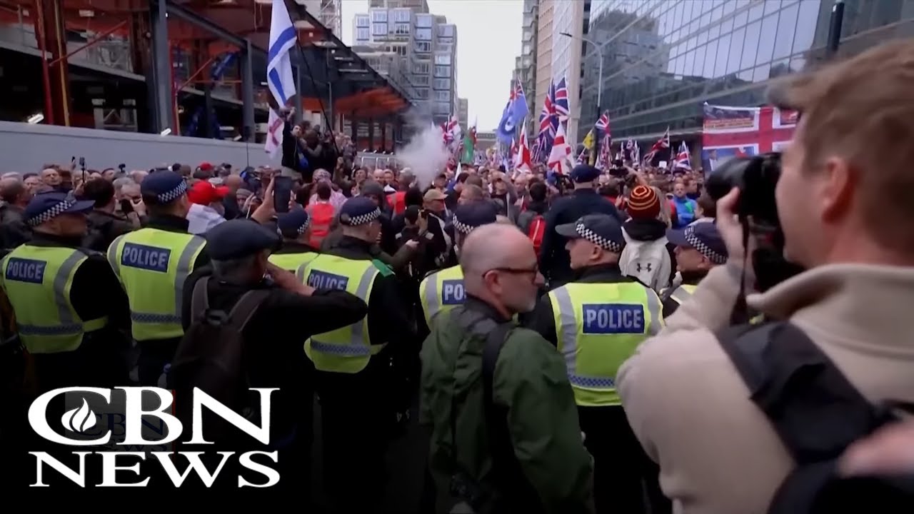 'Slide Into Chaos': Is Great Britain About to Explode in Civil War?