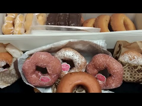 【🔴大食いフードファイターごっこ食レポ】ミスタードーナツ期間限定桜が咲くド桜の花計16個1kg2000円分!もぐもぐさくら様に憧れて【彼女達は偉大】Mister Donut