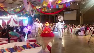 Quinceañera bailando bonita cancion mexicana