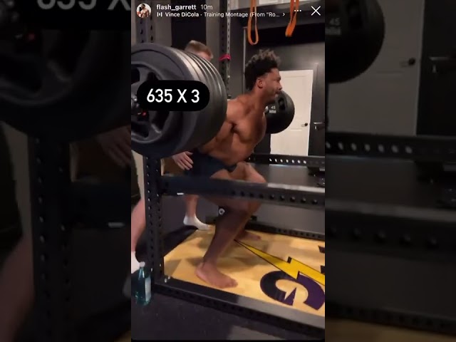 Myles Garrett casually squats 635 pounds 3 times 💪👀 class=