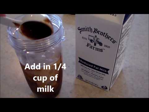 how-to-make-a-mocha-frappe---frozen-coffee-drink