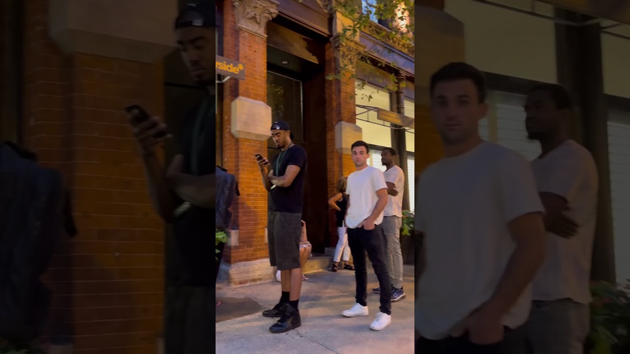 Line At Dispensary In Chicago