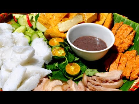 Video Ghé thăm Quán bún đậu mắm tôm của Siêu mẫu 