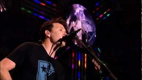 blink-182 - All The Small Things live @ Reading Festival 2010 - PRO SHOT