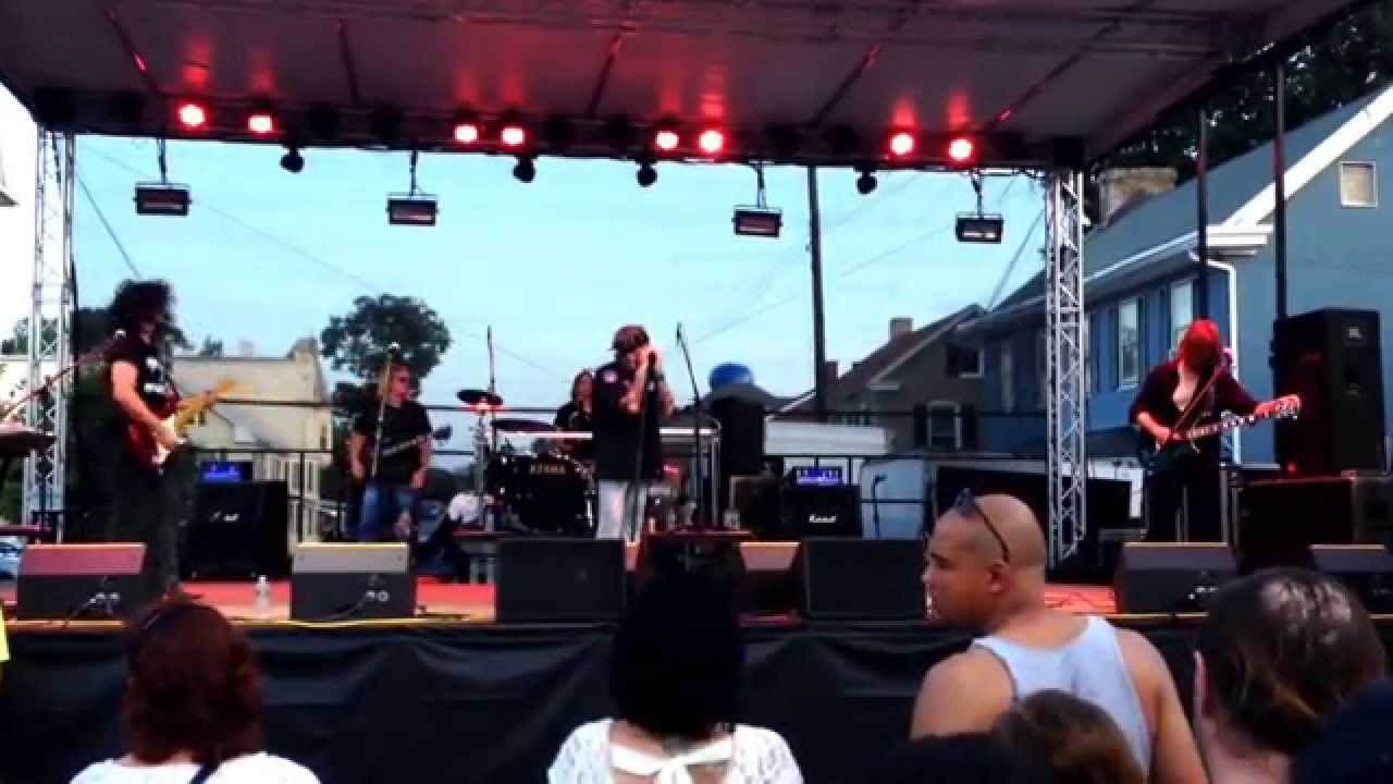 Jack Russell praising his wife, Heather Williamsport, MD Bike Nite