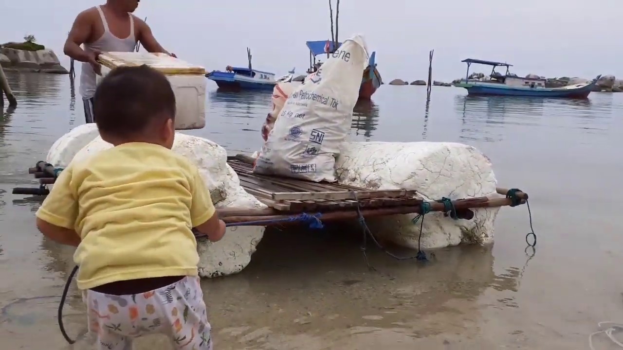Bermanin Air Laut || Pantai - YouTube