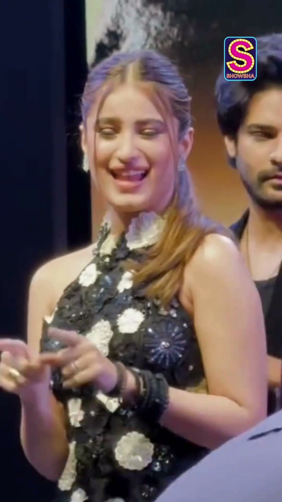 Rasha Thadani Proves That She Is The Most Excited Bollywood Debutant, WATCH! | Entertainment | N18S