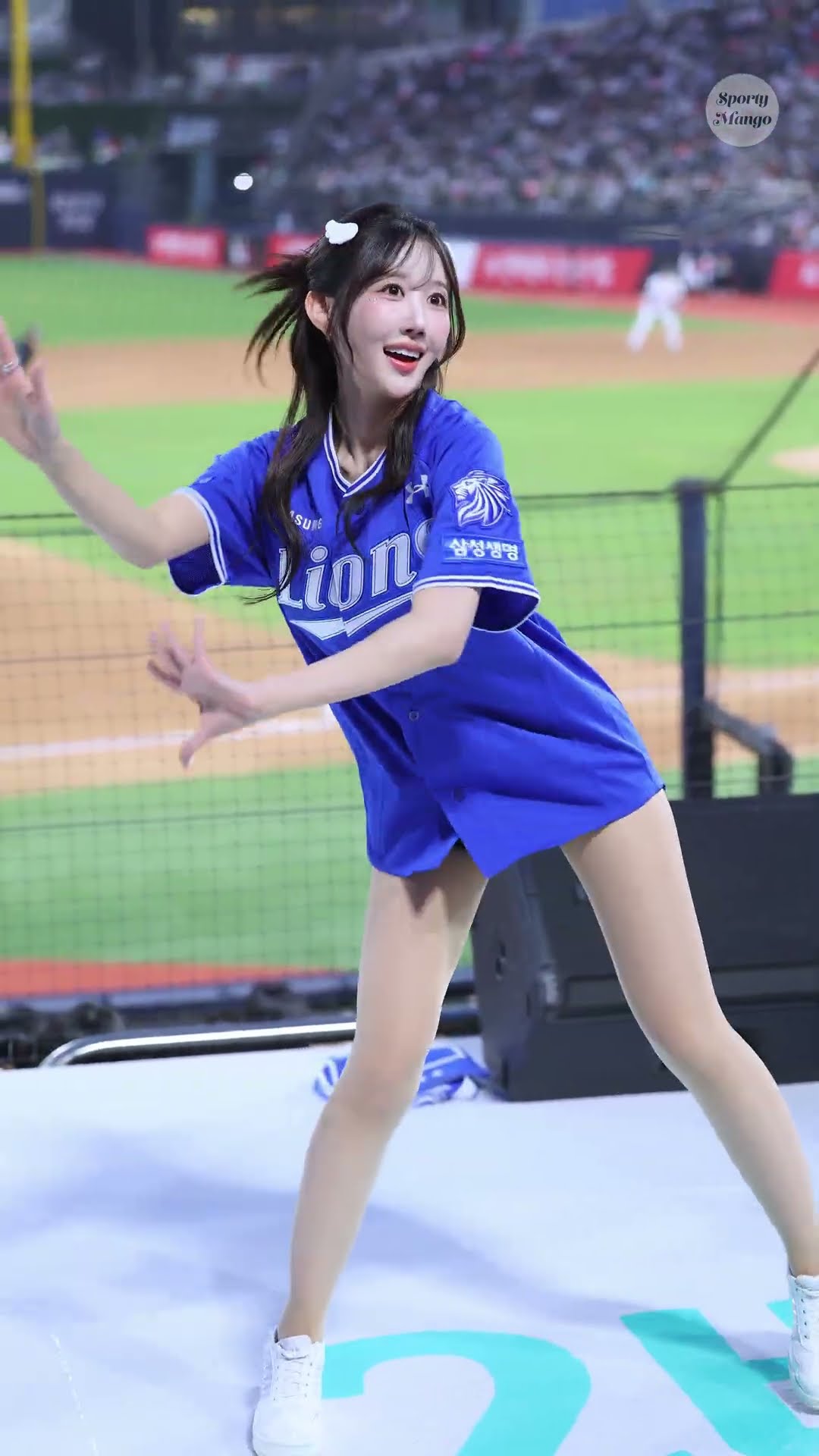 Cheerleader Oh Seo-yul's funny facial expressions and cheering moves