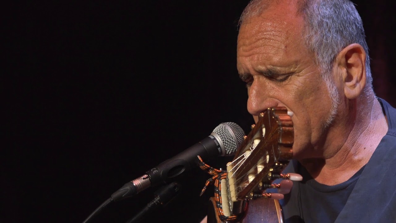 סיפורים במונו | הילדה הכי יפה בכפר