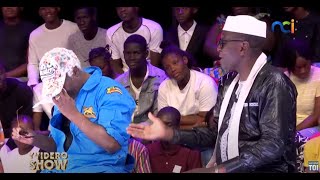 Alpha Blondy en larme sur le plateau lorsqu'il retrouve un ami d'enfance