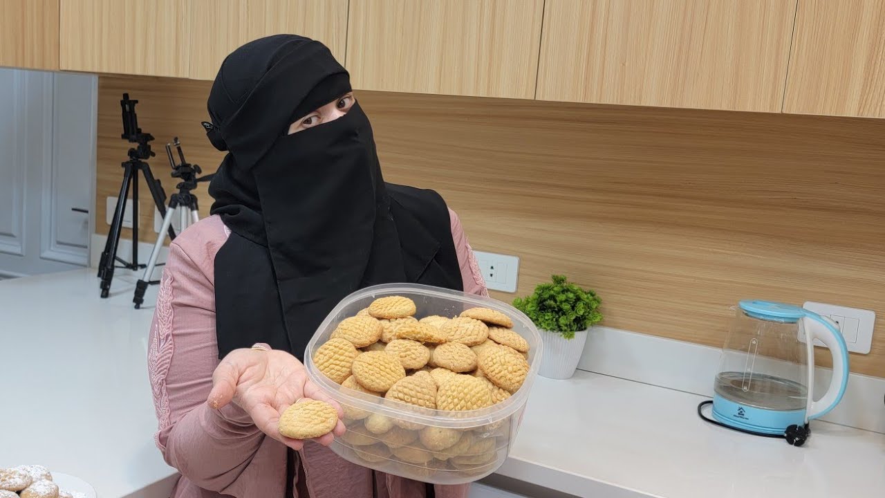 ف ٥ دقائق بس 👌هنتحدي الافران ومحلات الحلويات 💪عملنا كحك العيد ف البيت دايب دوووب😋