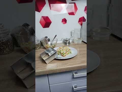 Набір квадратних металевих форм викладки/вирубки салатів та гарніру (3 квадрати) висота 5 см, видео 1