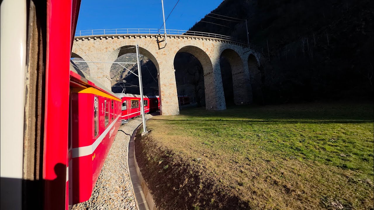 TRENINO ROSSO DEL BERNINA Train rouge du Bernin Rätische Bahn Red Train of Bernina El Trenino Rosso