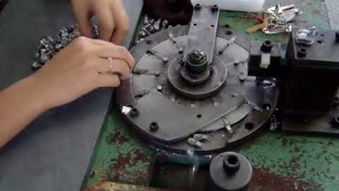 Semi-automatic Spring-lock Slider Assembly Machine(3 components) QLQ-010 Slider Machine Factory