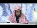 ما حكم ارتداء ملابس الإحرام غير البيضاء في الحج والعمرة