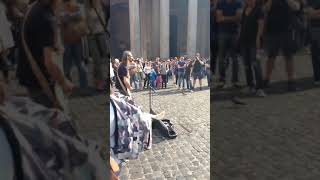 Pink Floyd -Another Brick In The Wall-Rome, Pantheon #Serin guitar close up street