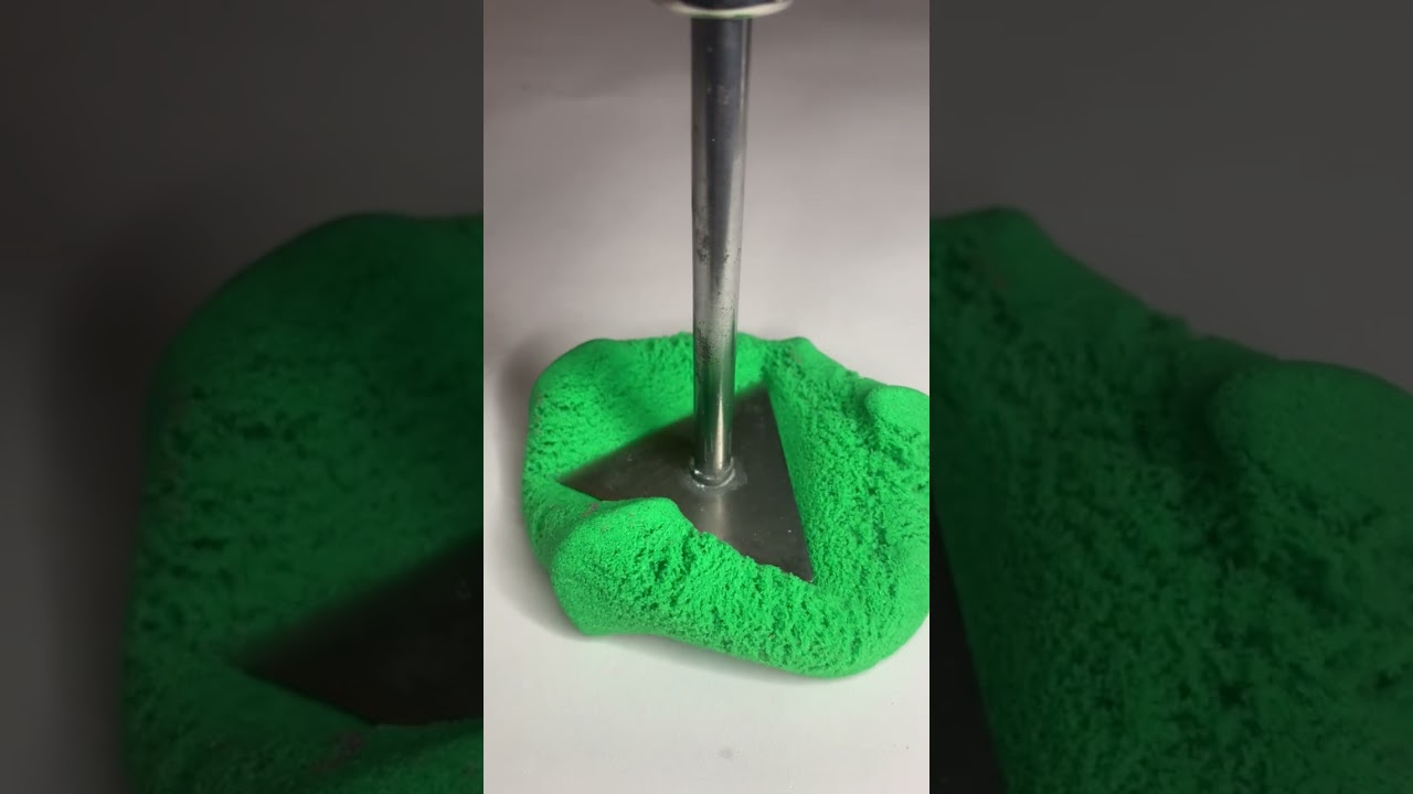 Insanely Satisfying Kinetic Sand Squish 