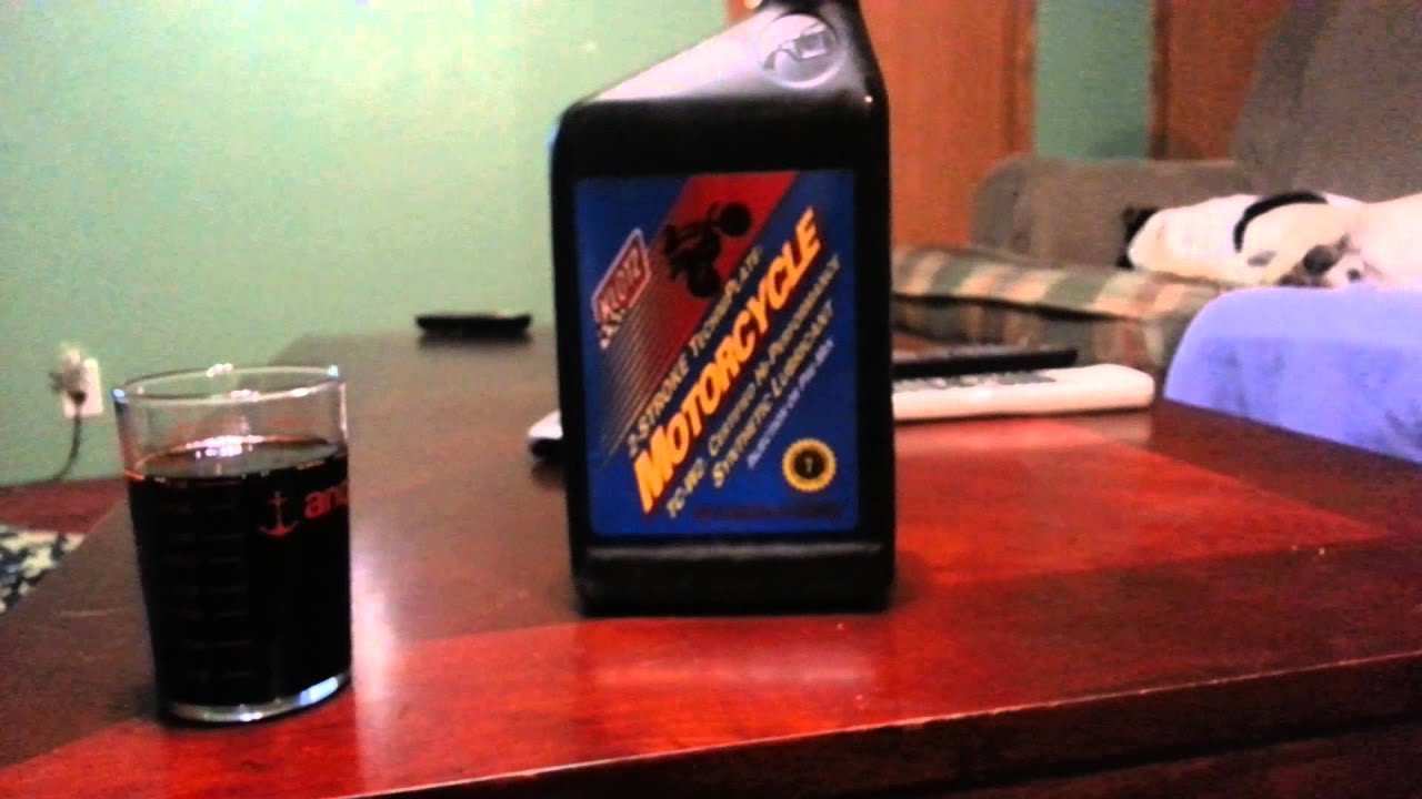 How to mix 2 stroke gas and oil YouTube