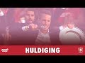 HULDIGING | Spelers zingen tijdens huldiging!