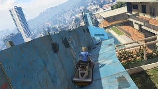 DOOR DE ZWEMBADEN VAREN MET DE JETSKI! (GTA V Online Funny Races) screenshot 1