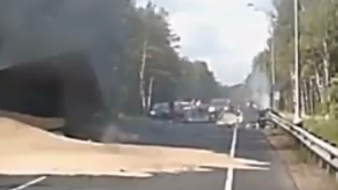 ДТП на Щелковском шоссе, 09.06.2015 (регистратор из выезжающего из ...