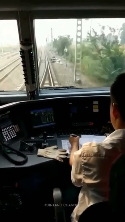 Masinis Kereta Api | Lokomotive On Board !!
