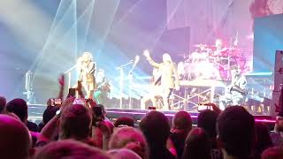 Three Days Grace - Creep / Don't Wanna Go Home Tonight (Live, Hamburg, Inselpark Arena, 18.11.25)