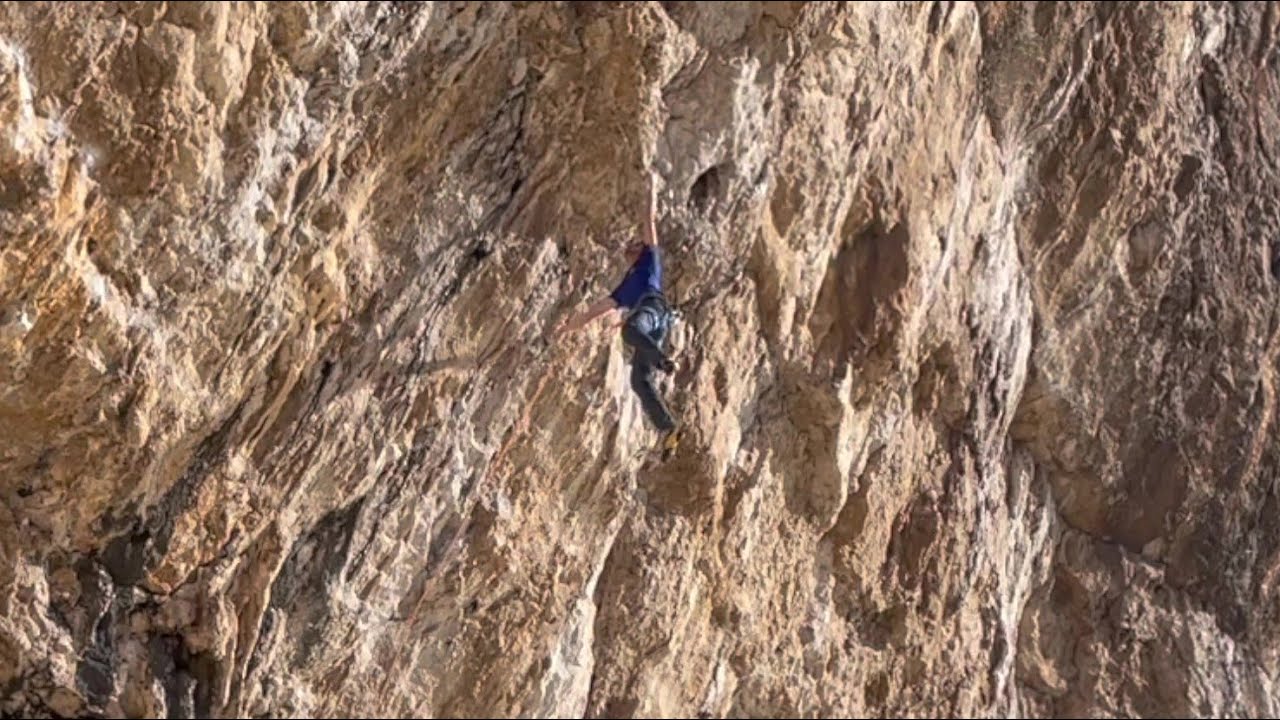 Batik (8a), Paroi des Toits, Calanques