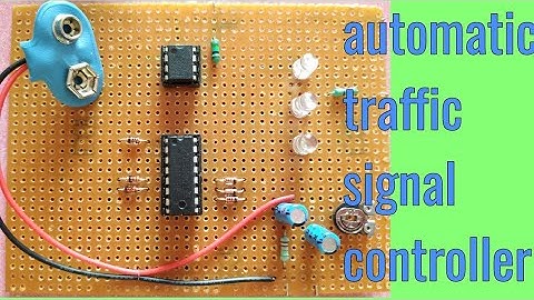 Automatic traffic signal controler using 555&4017 ic