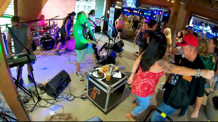 HEAVY performs "Kashmir"...