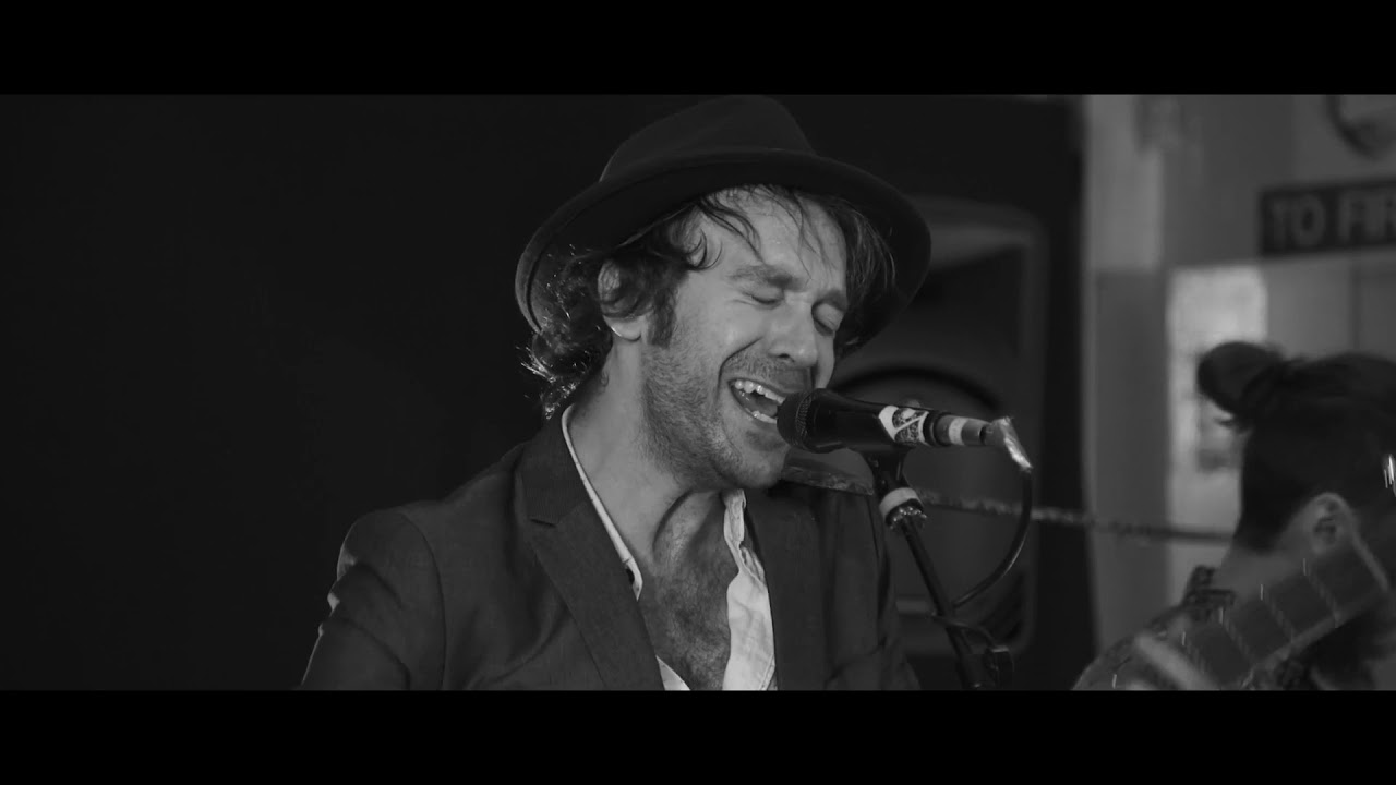 Rock Wedding Band London UK - The Caves (Stuck in the Middle)