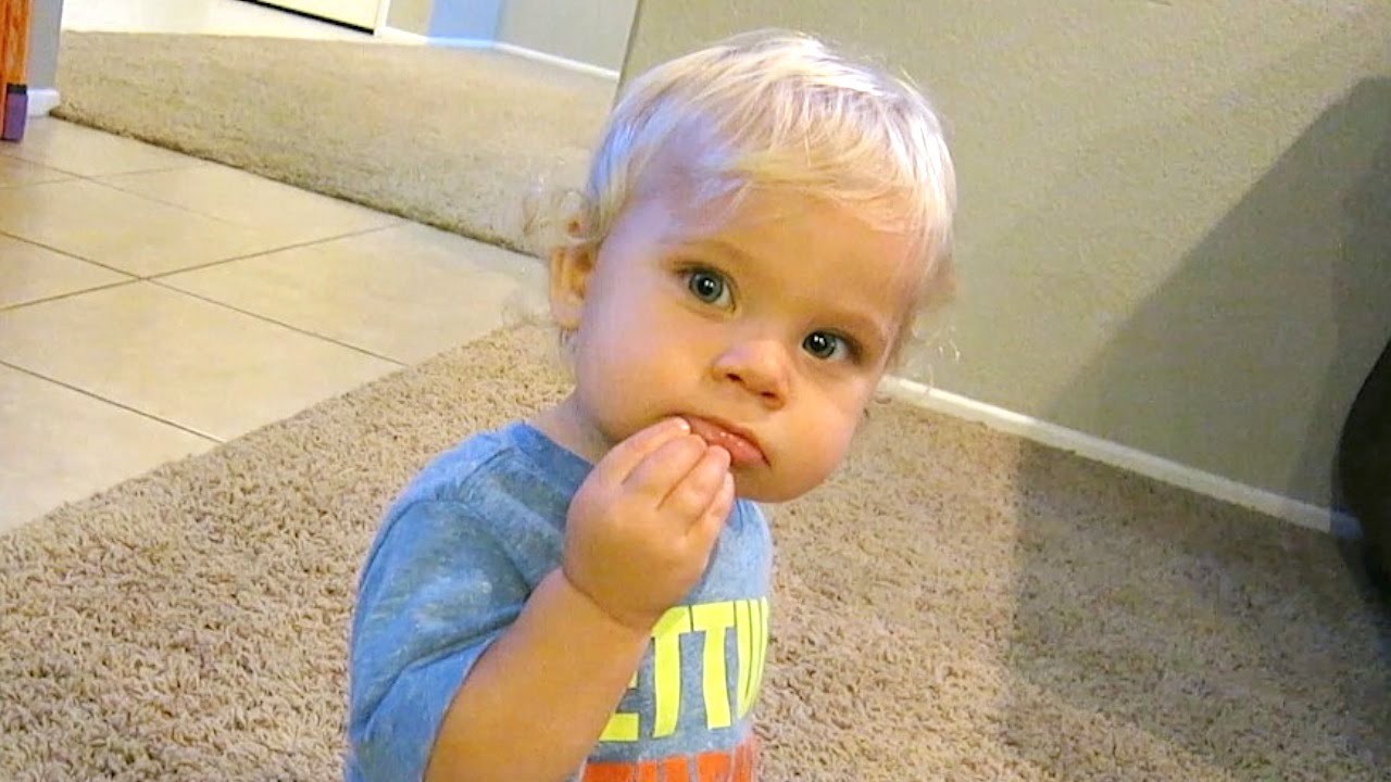 BABY DOES SIGN LANGUAGE! (10.7.14 - Day 620)