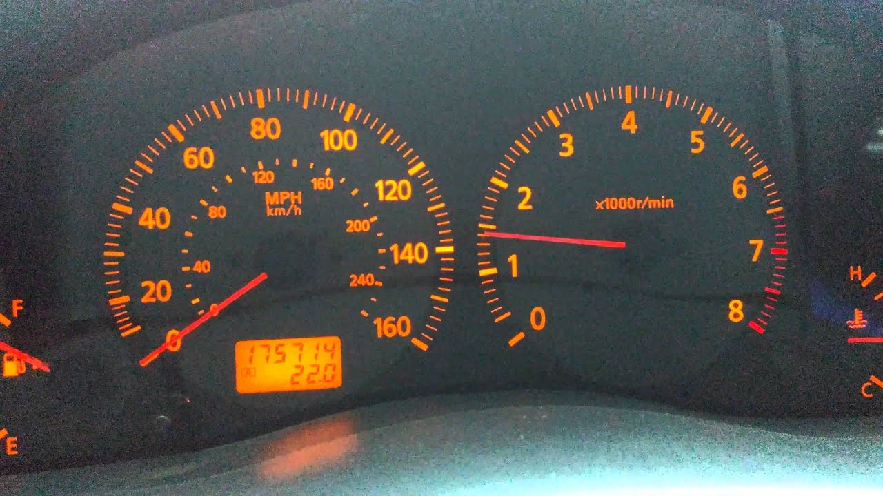 G35 belt squeal - YouTube