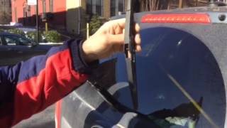 HOW TO REPLACE KIA SORENTO rear wiper blade