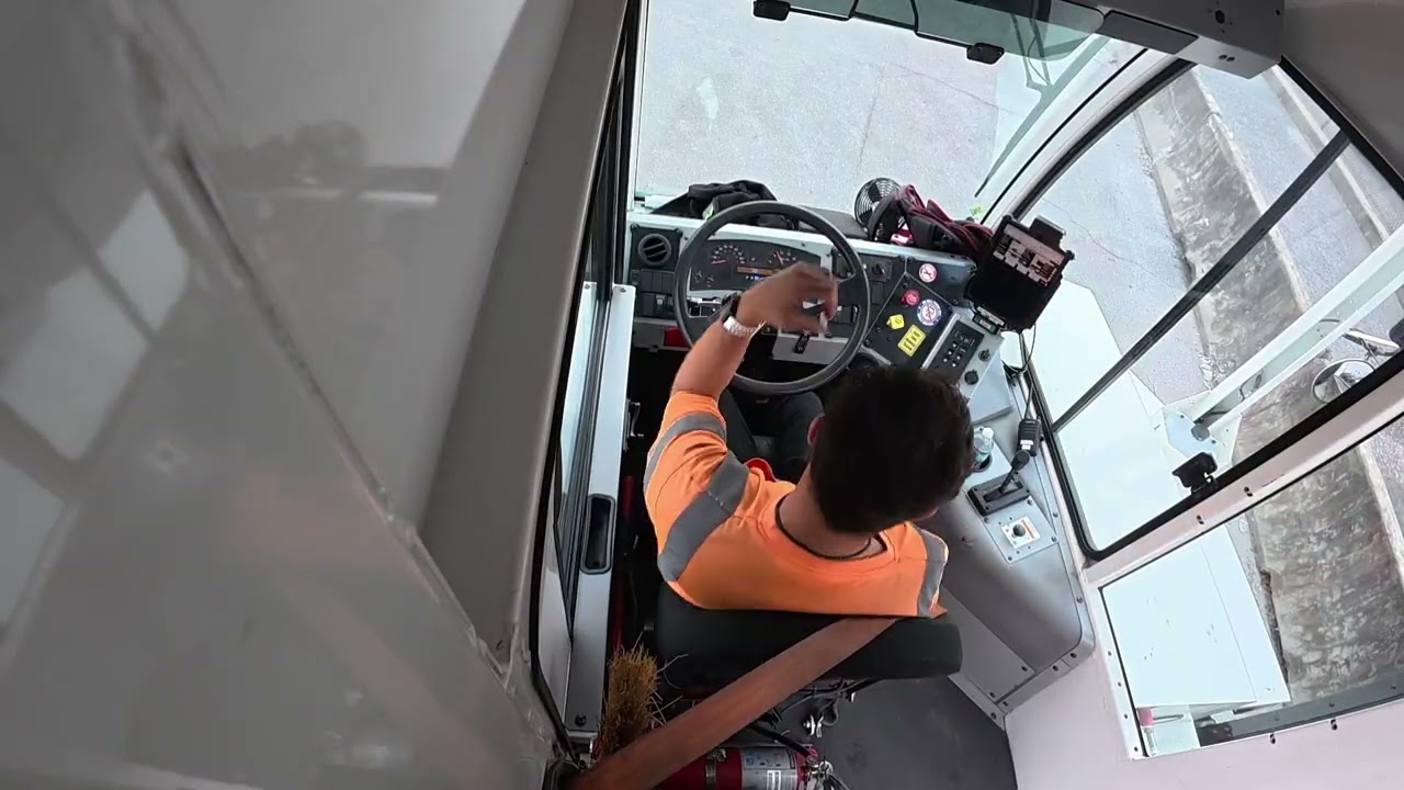 Yard Jockey ASMR – Loud Backing Beeps & Trailer Hookup (POV)