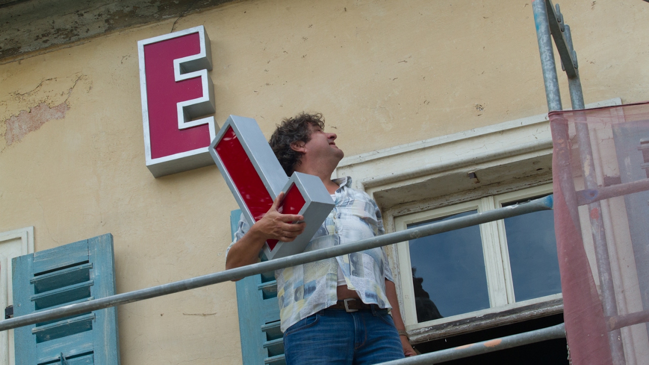 Hotel de Grote L Trailer - YouTube